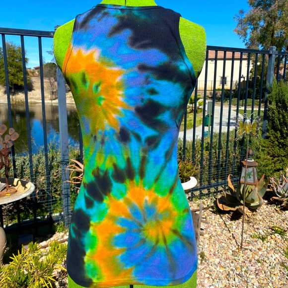 ❗️Custom Tie Dye❗️🌈 Tank Top - Picture 2 of 3
